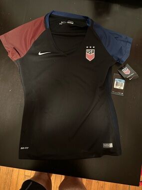 Nike Women's USA USWNT Soccer Jersey NWT